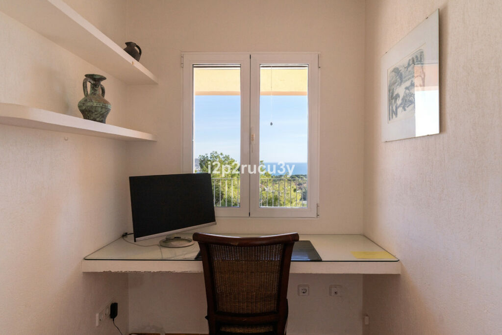 Detached Villa Moraira Alicante - image 11