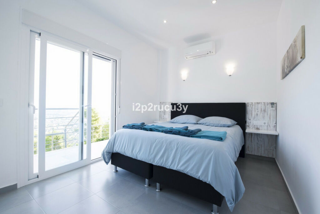 Detached Villa Calpe Alicante - image 11