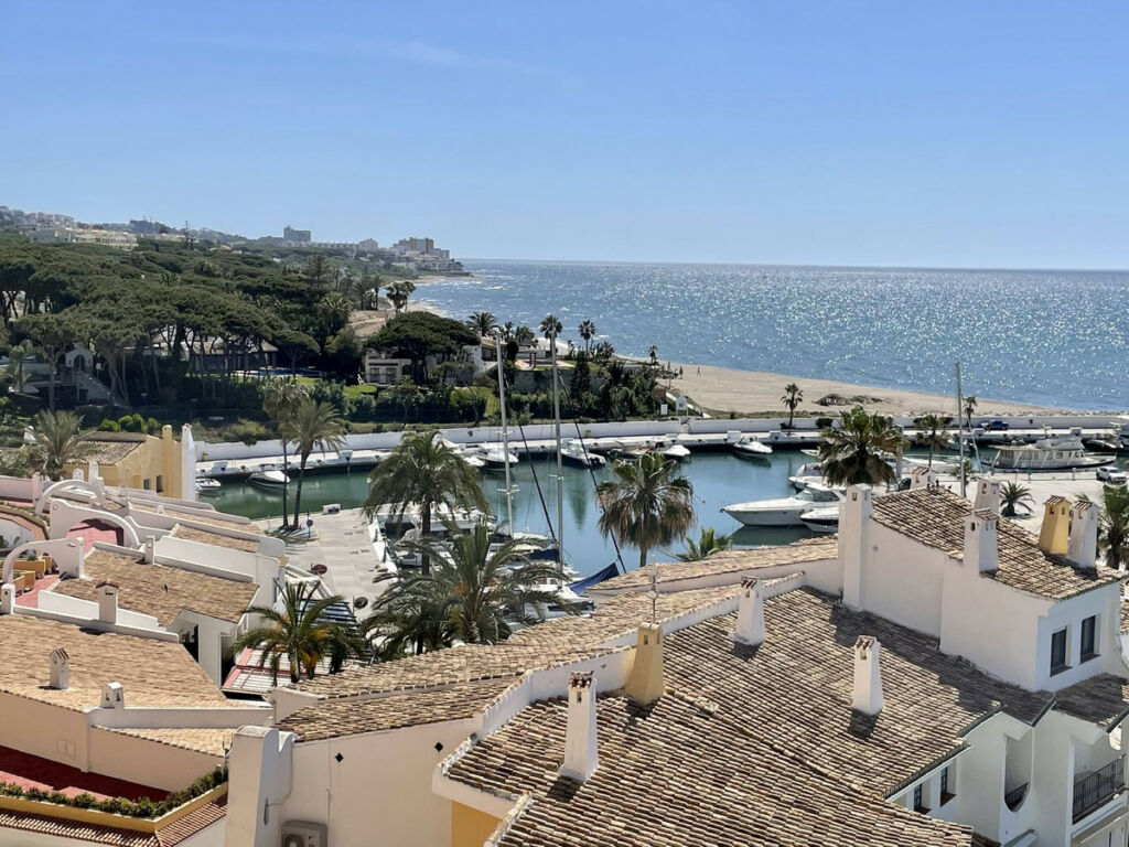 Ground Floor Apartment Puerto de Cabopino Málaga - image 11