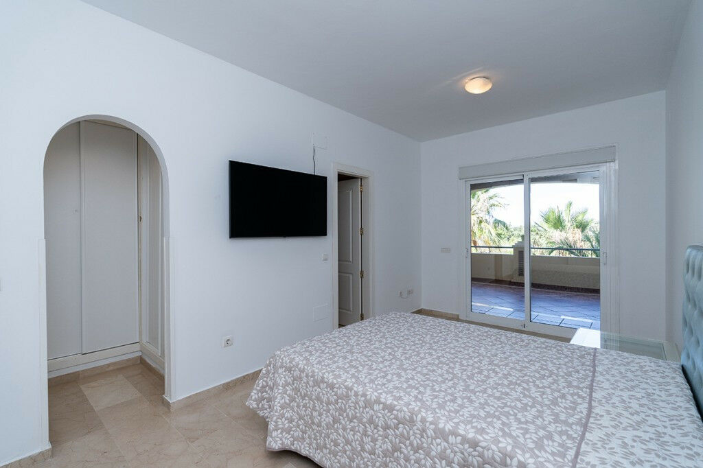 Ground Floor Apartment Elviria Málaga - image 11