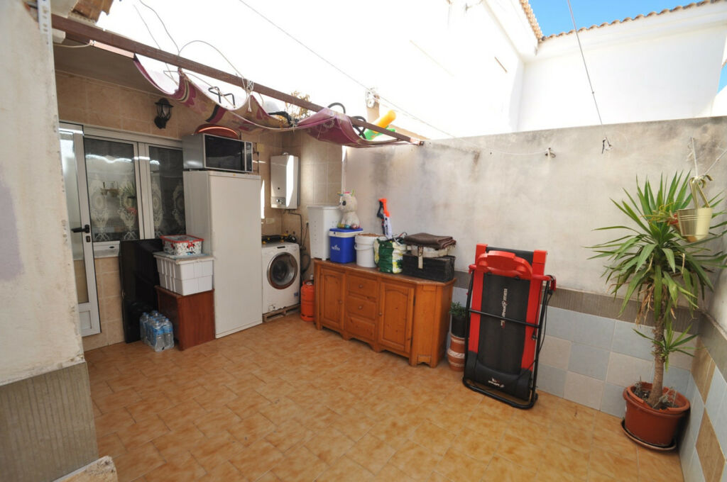 Townhouse Pinoso Alicante - image 11
