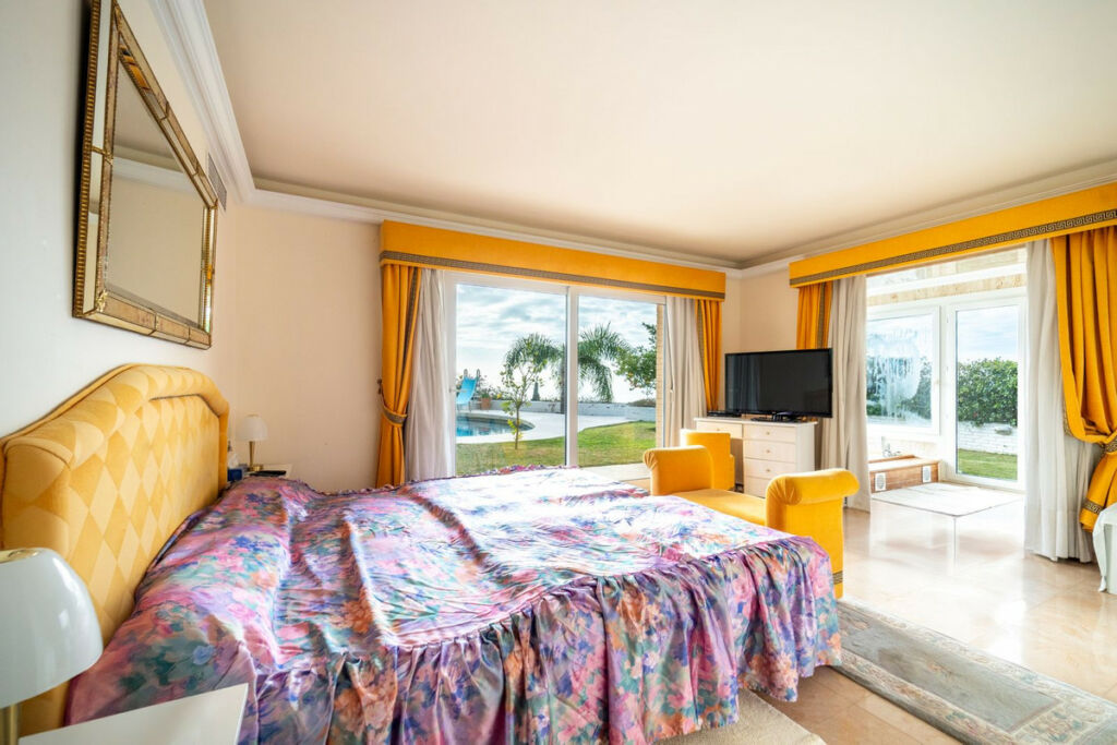 Detached Villa Benalmadena Málaga - image 11