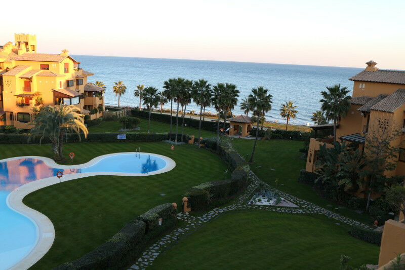 Top Floor Apartment Estepona Málaga - image 11