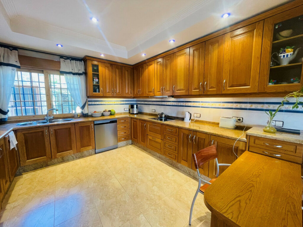 Detached Villa Altea Alicante - image 11