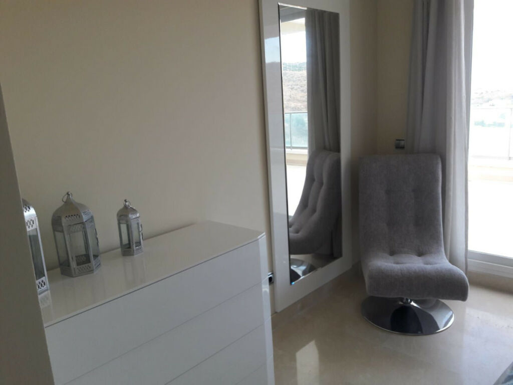 Middle Floor Apartment Cerros del Aguila Málaga - image 12