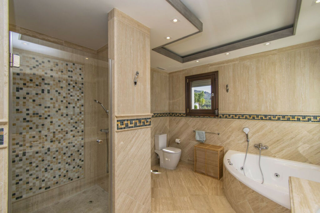 Middle Floor Apartment Sierra Blanca Málaga - image 12