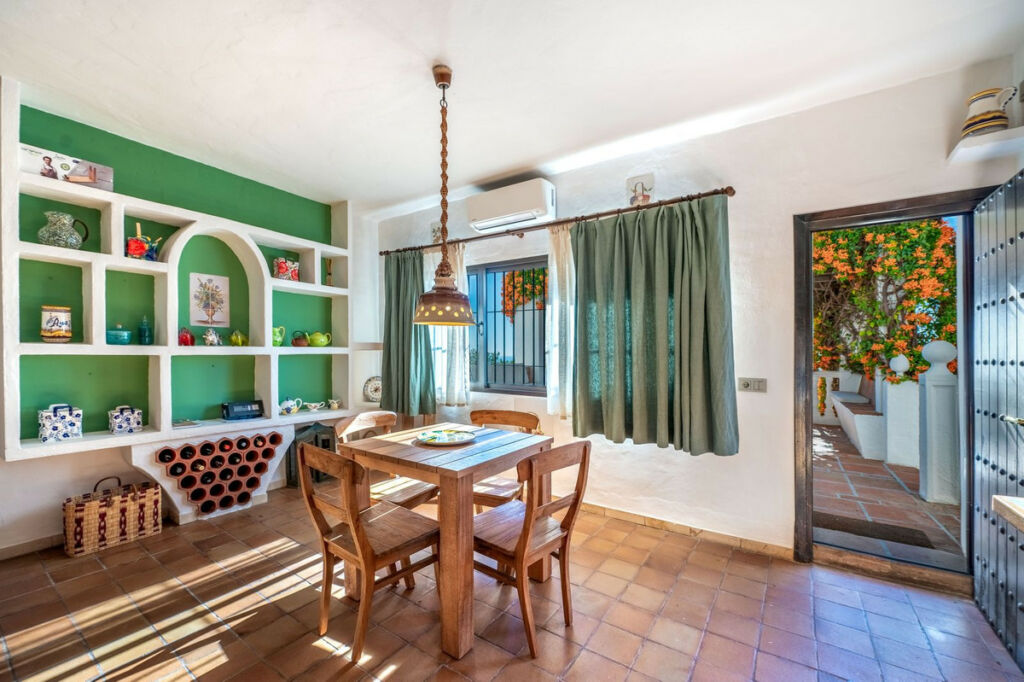 Detached Villa Valtocado Málaga - image 12