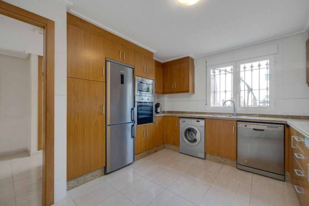 Townhouse Los Dolses Alicante - image 12