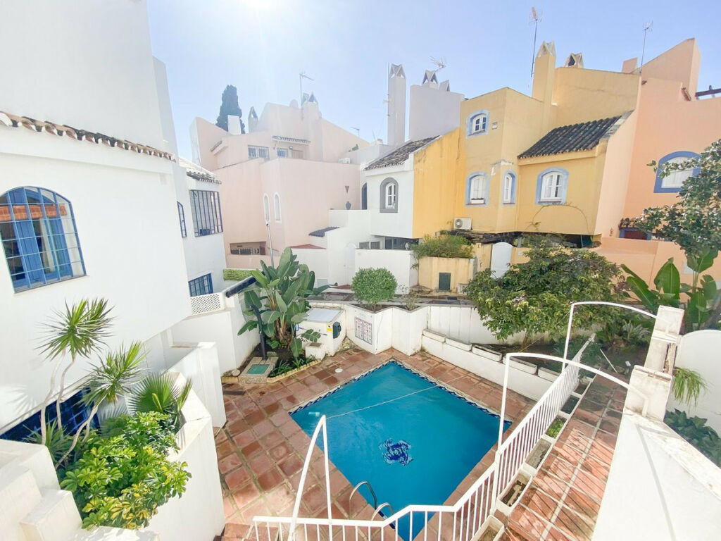 Townhouse Nueva Andalucía Málaga - image 12