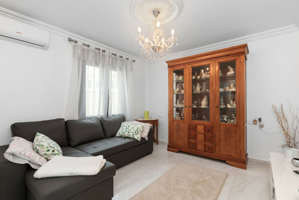 Detached Villa Ciudad Quesada Alicante - image 12