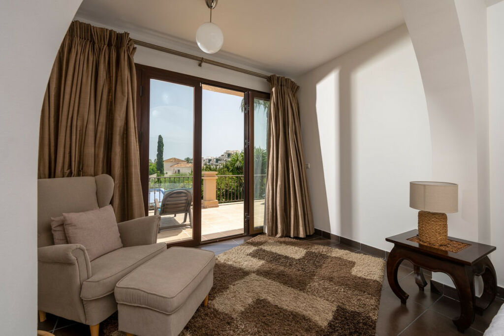 Detached Villa The Golden Mile Málaga - image 12
