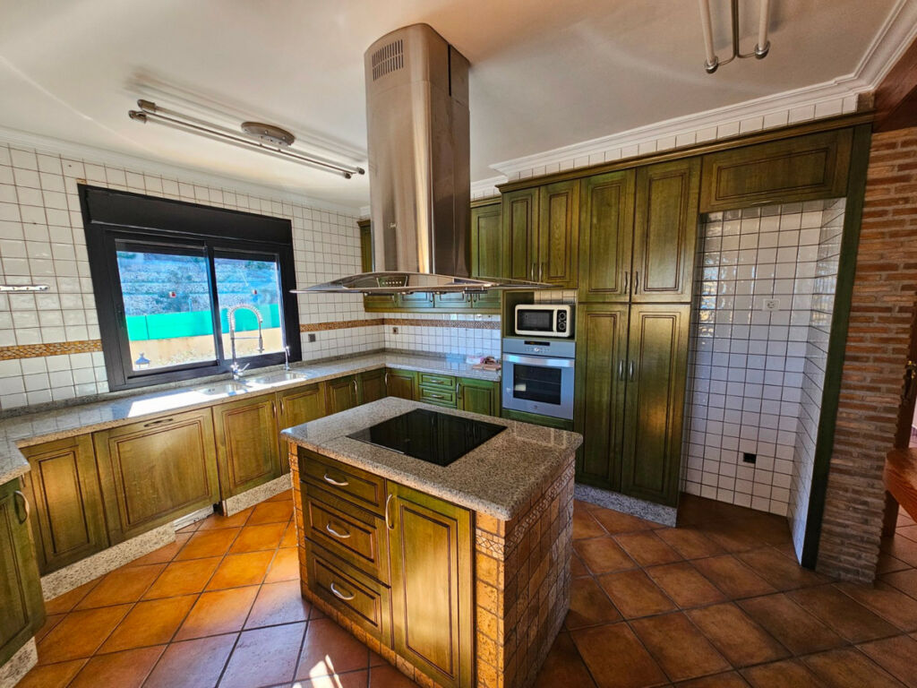 Detached Villa Callosa d'en Sarria Alicante - image 12