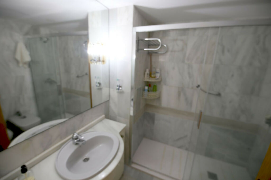 Middle Floor Apartment Estepona Málaga - image 12