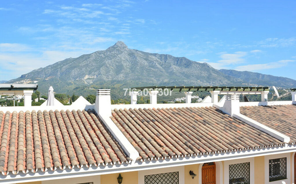 Penthouse Aloha Málaga - image 12
