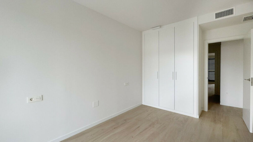 Middle Floor Apartment Nueva Andalucía Málaga - image 12