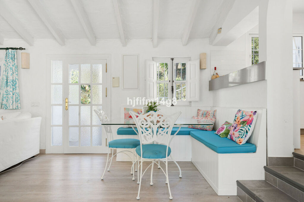 Detached Villa Benahavís Málaga - image 12