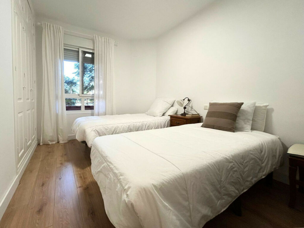 Middle Floor Apartment Los Boliches Málaga - image 12