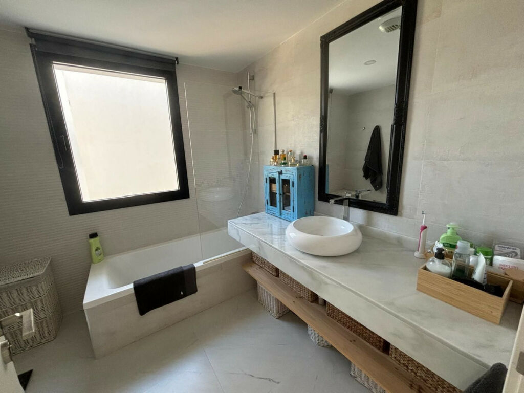 Middle Floor Apartment Estepona Málaga - image 12