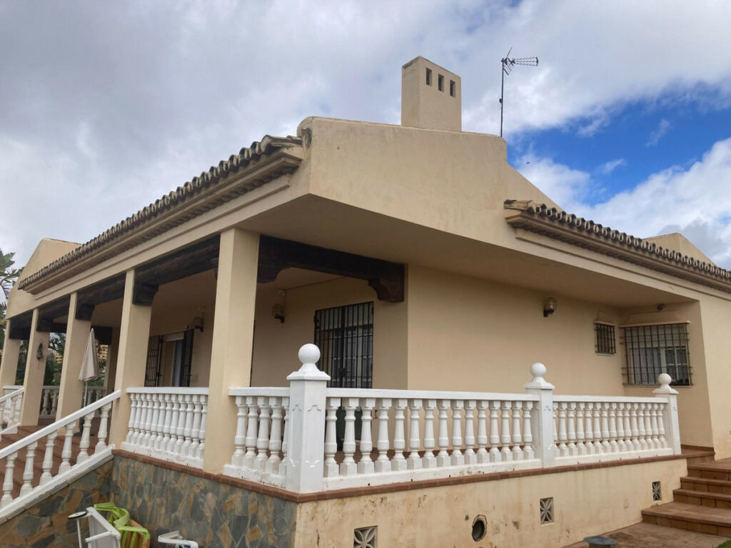 Detached Villa Selwo Málaga - image 11
