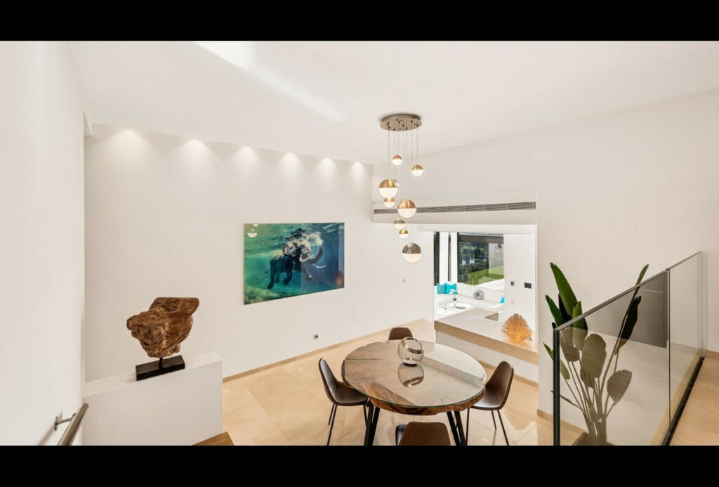 Detached Villa Los Flamingos Málaga - image 13