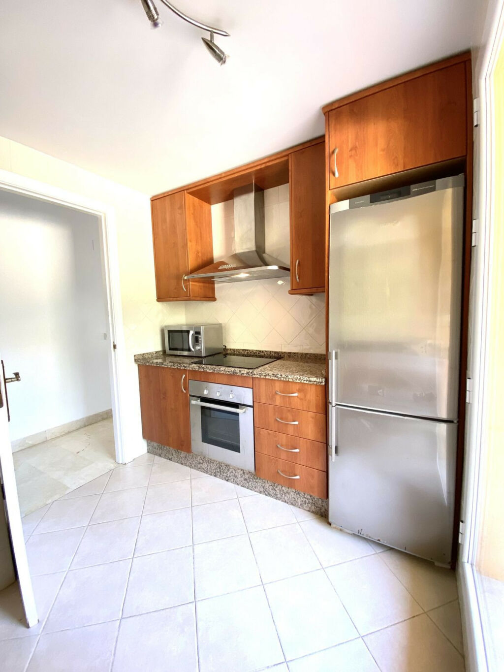 Middle Floor Apartment Elviria Málaga - image 14