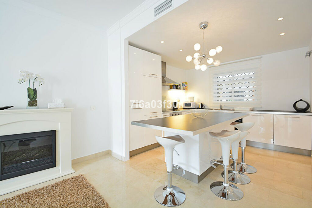 Penthouse Aloha Málaga - image 13