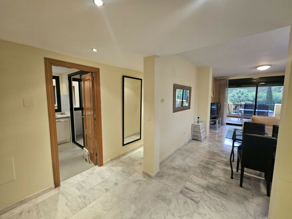 Middle Floor Apartment Riviera del Sol Málaga - image 14