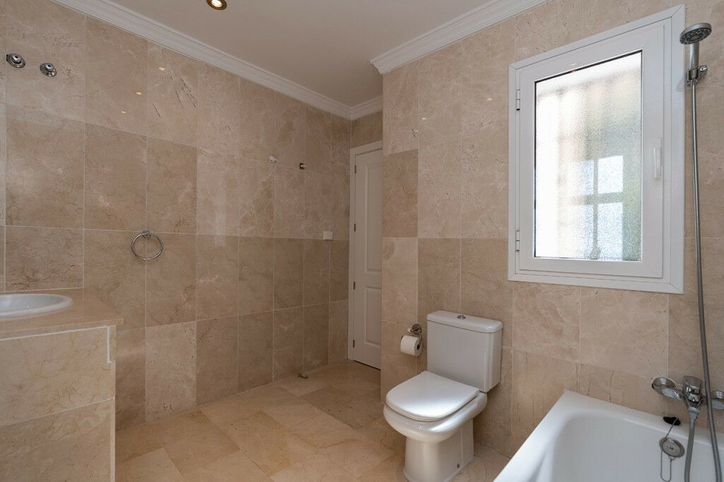 Ground Floor Apartment Elviria Málaga - image 13