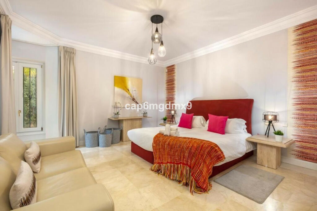 Detached Villa Nueva Andalucía Málaga - image 13