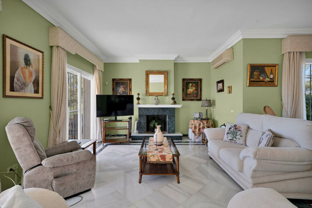 Detached Villa San Pedro de Alcántara Málaga - image 13