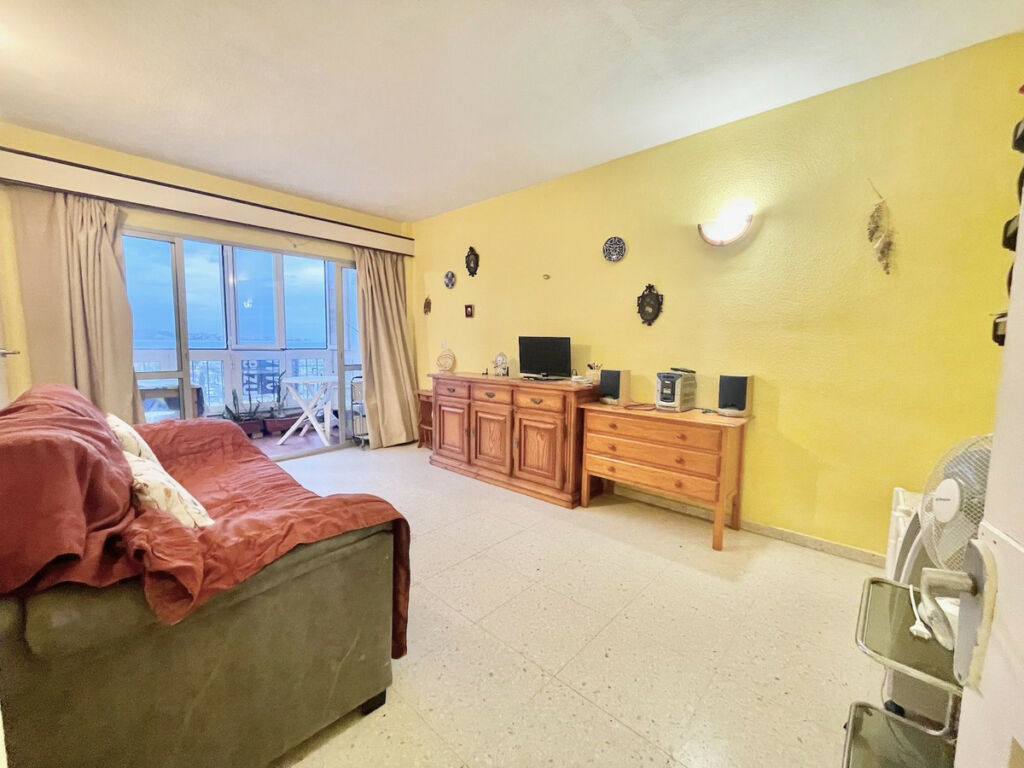 Middle Floor Apartment Fuengirola Málaga - image 13