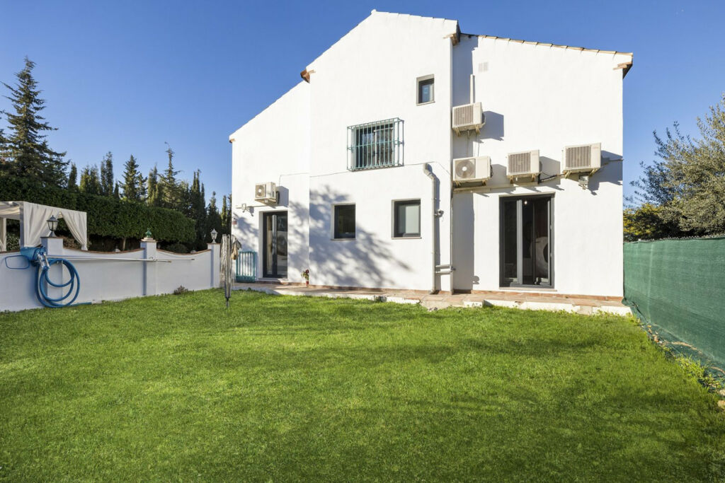 Detached Villa Alhaurín el Grande Málaga - image 13
