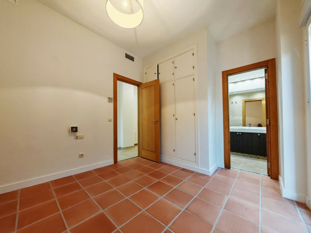 Detached Villa Sotogrande Alto Cádiz - image 13
