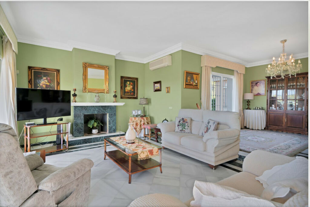 Detached Villa San Pedro de Alcántara Málaga - image 14