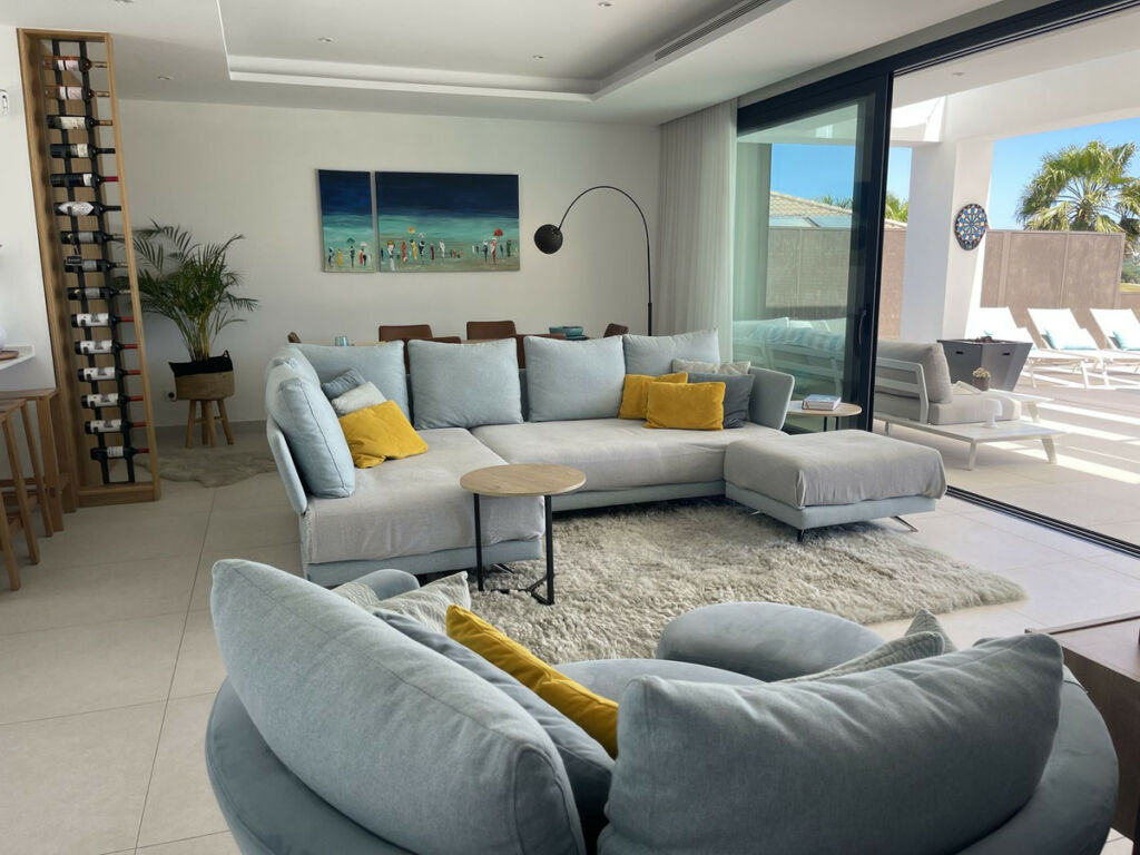 Detached Villa Estepona Málaga - image 14