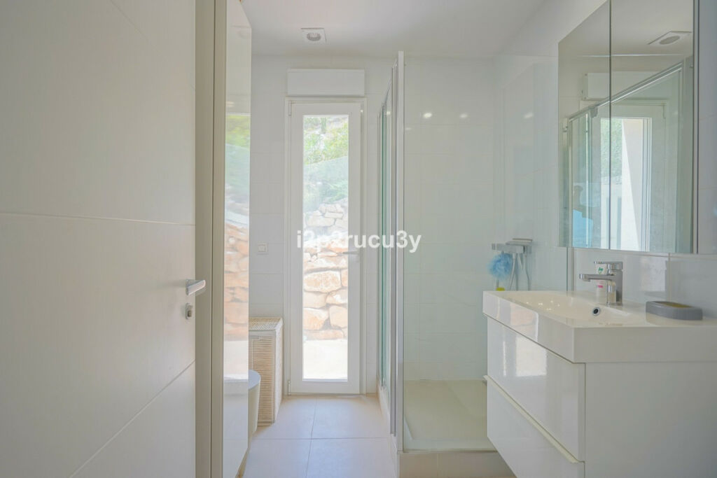 Detached Villa Cumbre del Sol Alicante - image 14