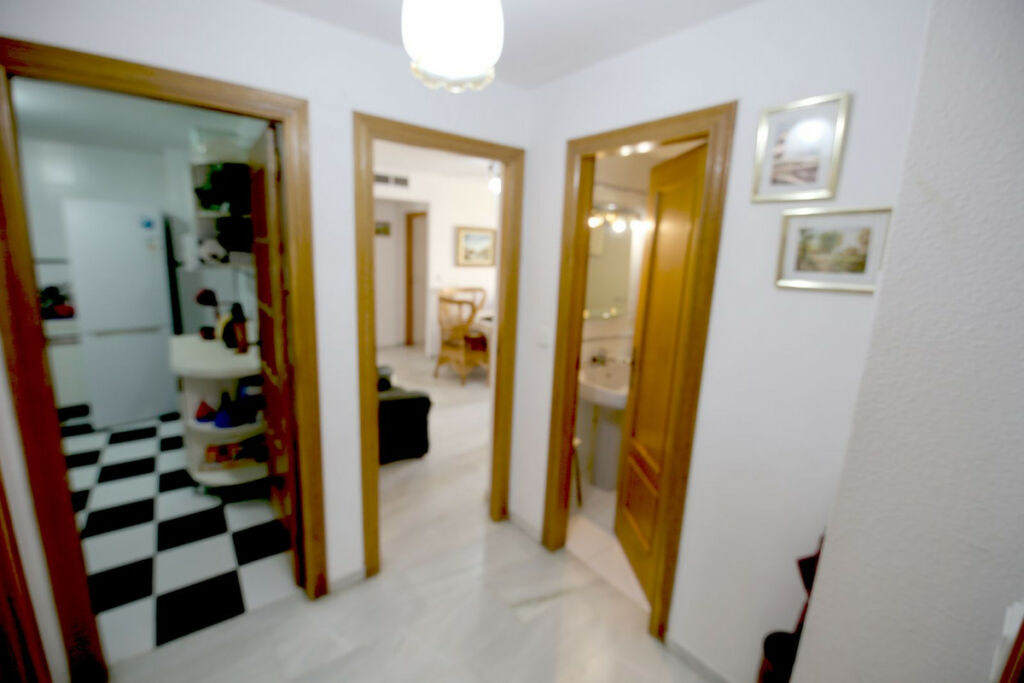 Middle Floor Apartment Estepona Málaga - image 14