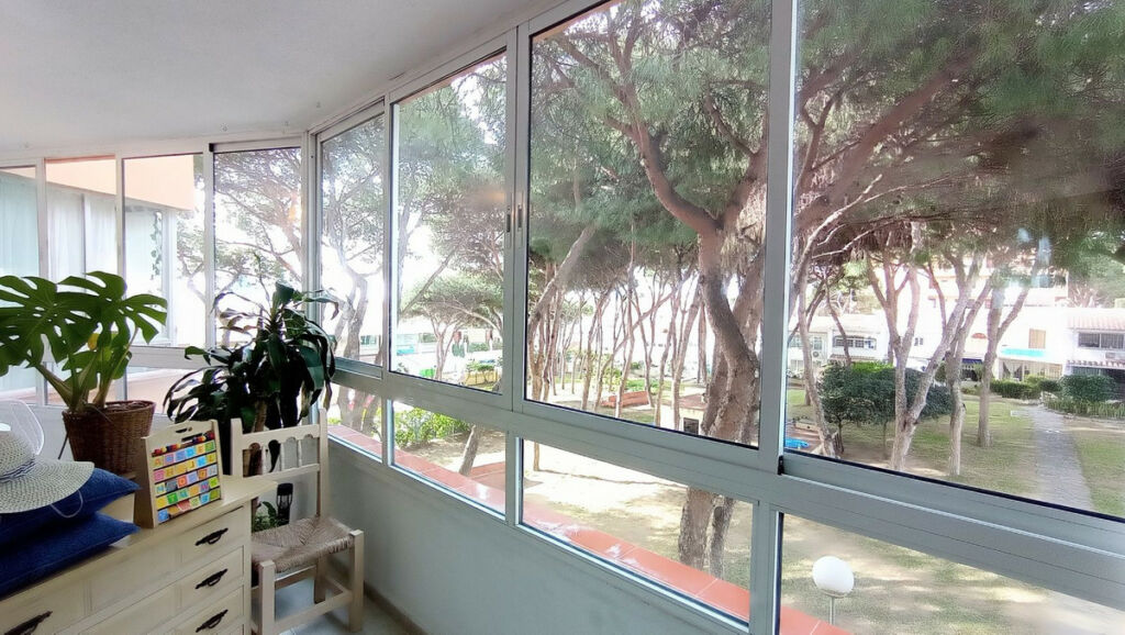 Middle Floor Apartment Calahonda Málaga - image 3