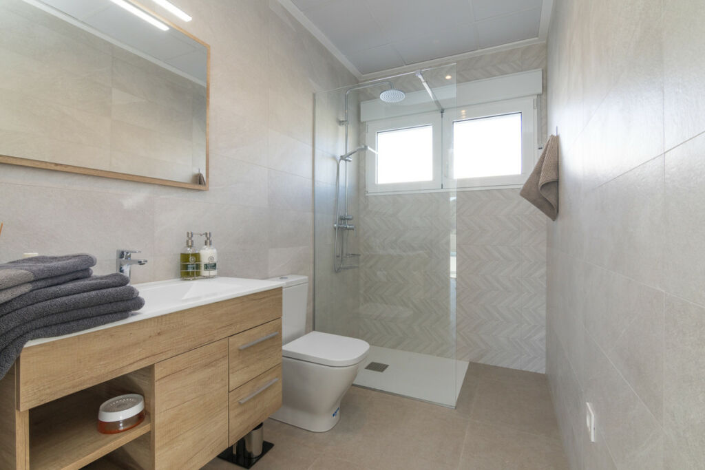 Detached Villa Aspe Alicante - image 14