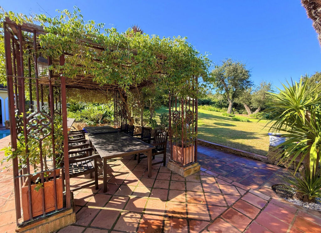 Detached Villa Sotogrande Alto Cádiz - image 14