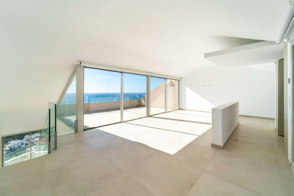 Penthouse Duplex Benalmadena Pueblo Málaga - image 14