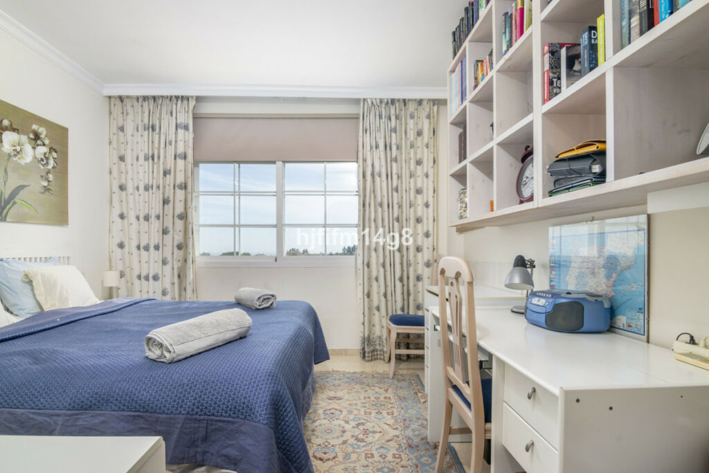 Penthouse Duplex Nueva Andalucía Málaga - image 15
