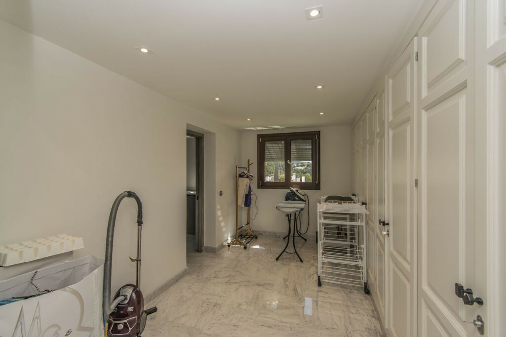 Middle Floor Apartment Sierra Blanca Málaga - image 15