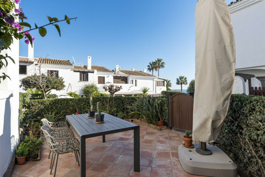 Townhouse Estepona Málaga - image 15