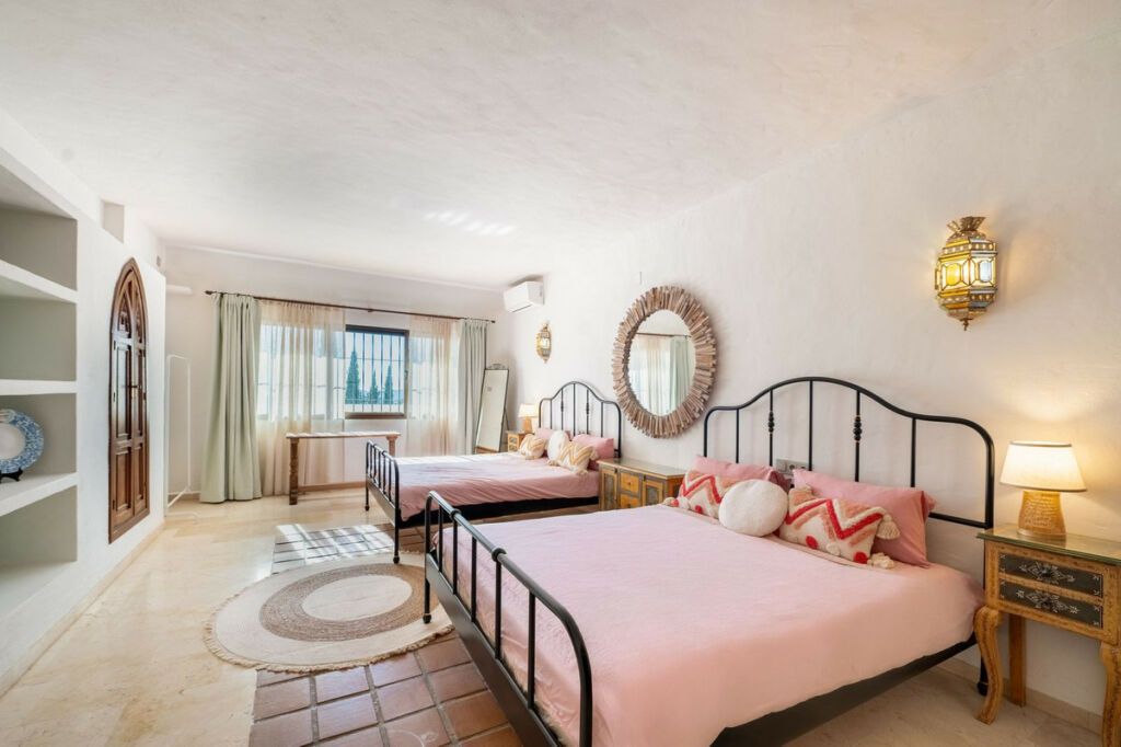 Detached Villa Valtocado Málaga - image 15