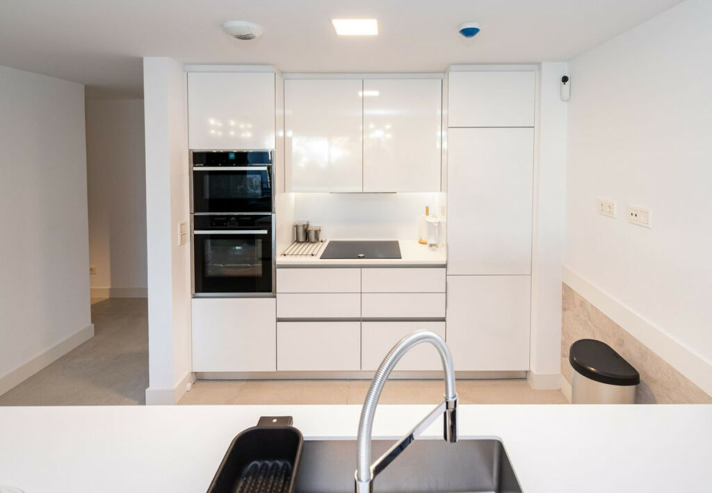 Middle Floor Apartment Cabopino Málaga - image 15