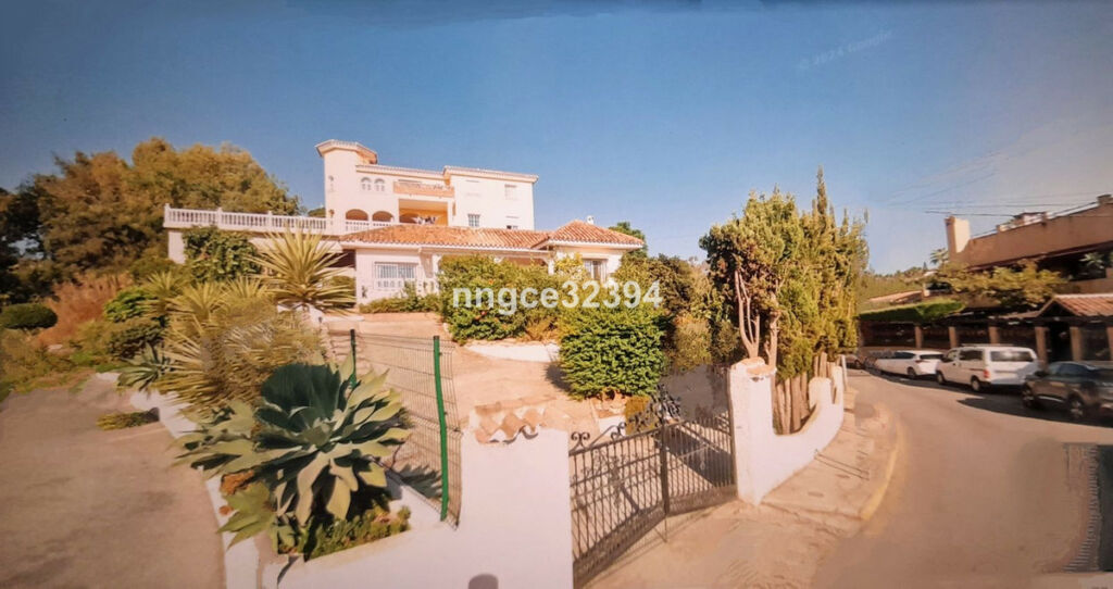 Detached Villa Torrenueva Málaga - image 2