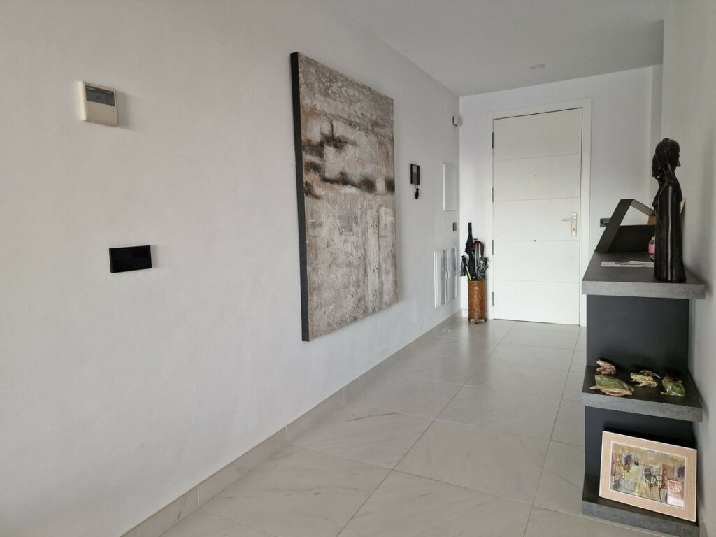 Middle Floor Apartment Estepona Málaga - image 15