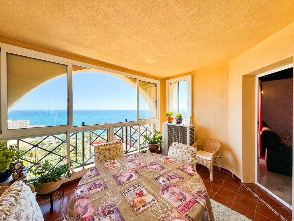 Middle Floor Apartment Torrevieja Alicante - image 15