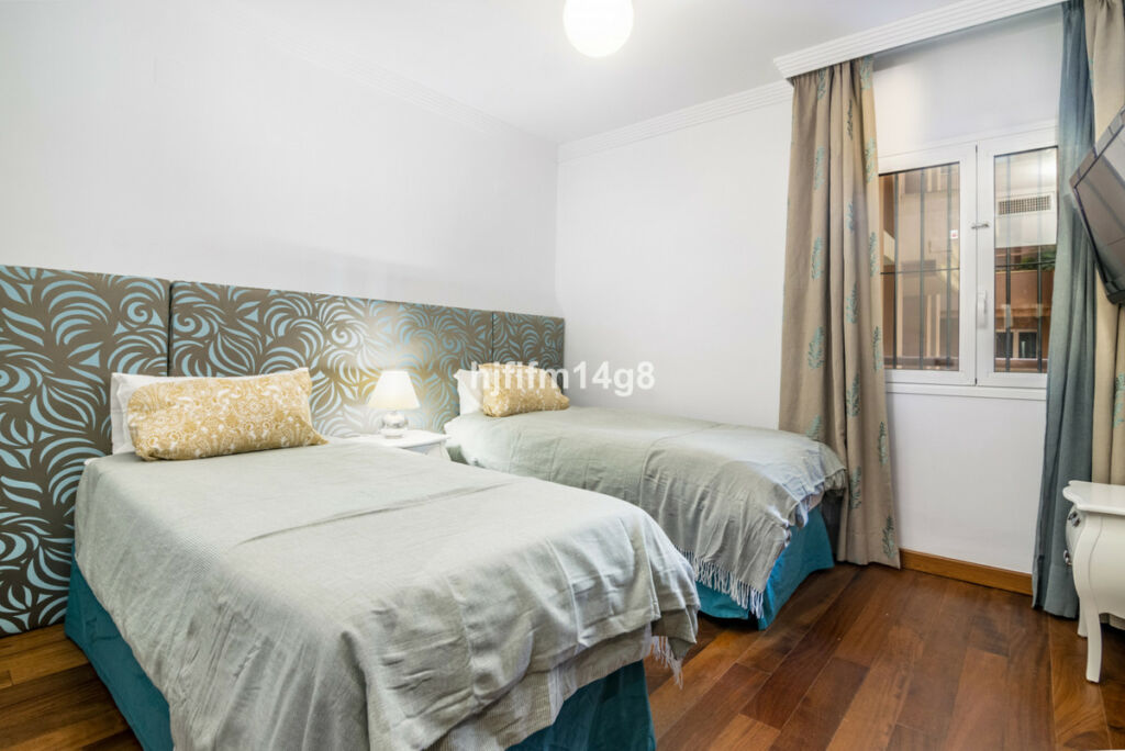 Middle Floor Apartment Nueva Andalucía Málaga - image 15